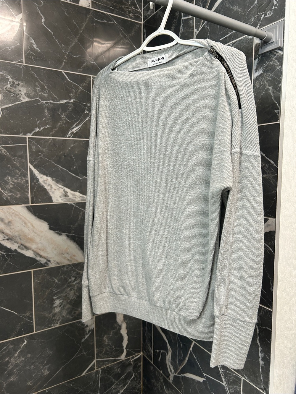 Purson Women’s Light Gray Crewneck Sweater